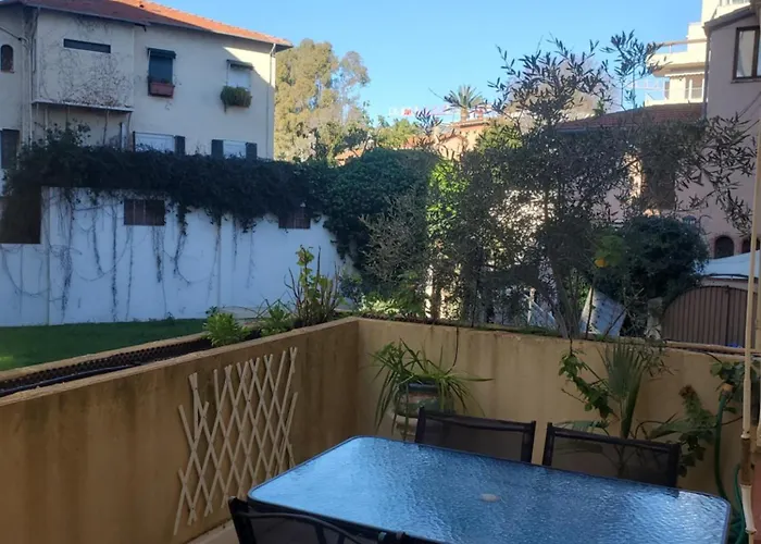 Le Pin Dore 아파트